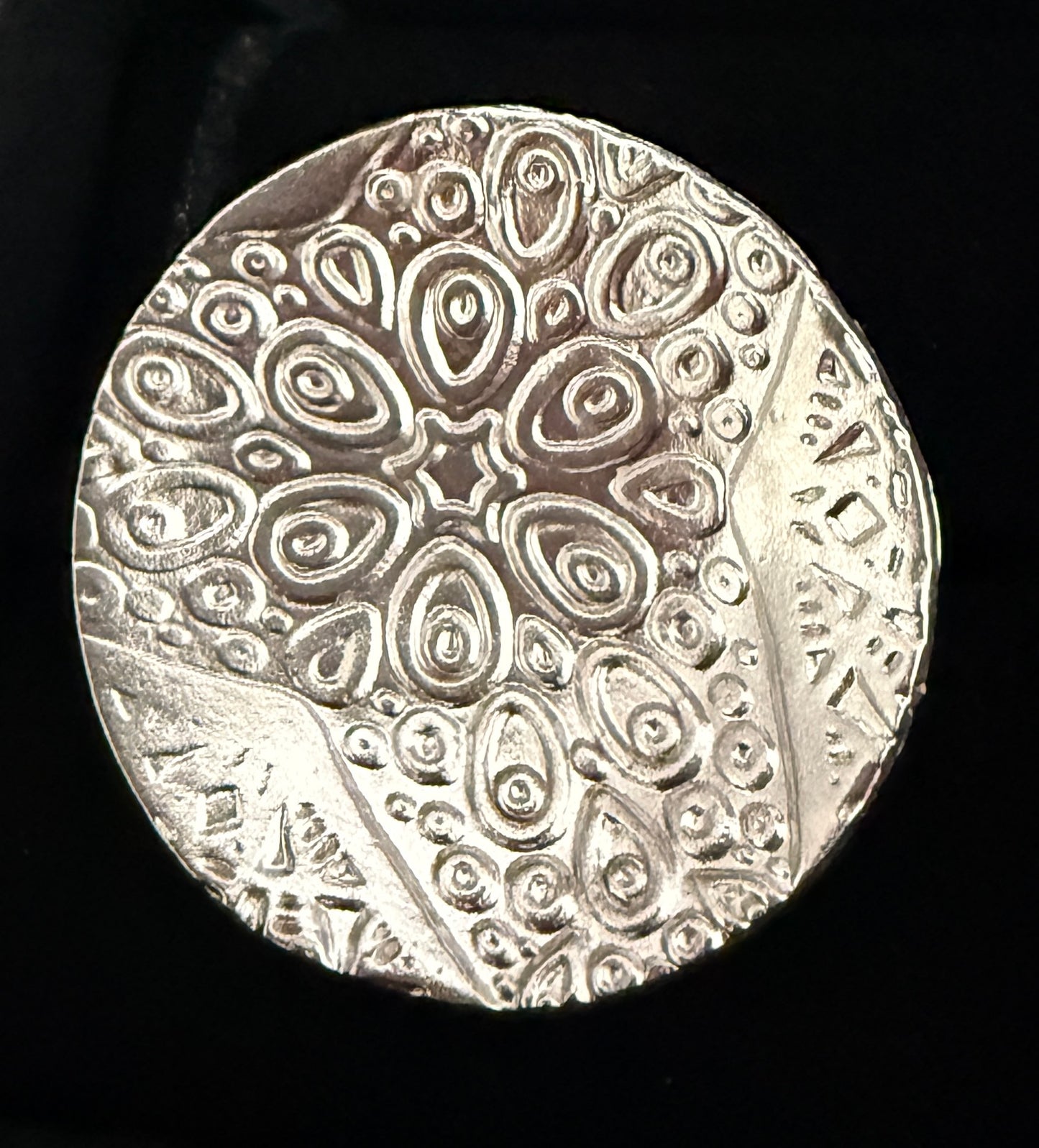 Statement Ring Round