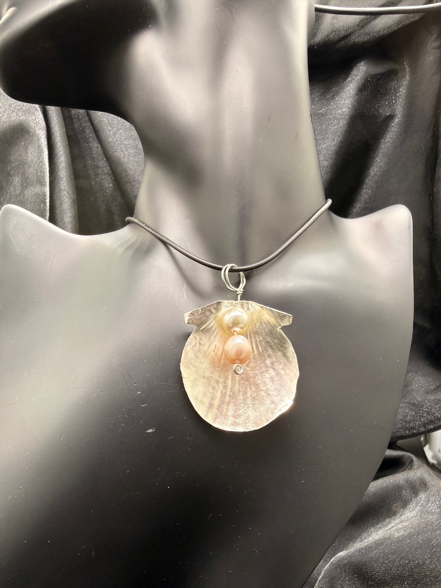 Shell Pearl Pendant